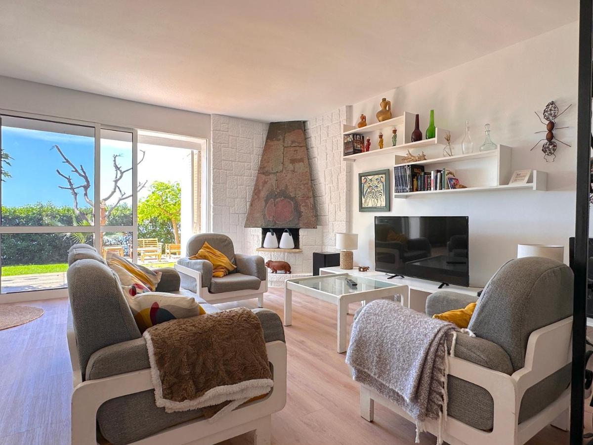 Alboran Beachfront 9pax Holiday home