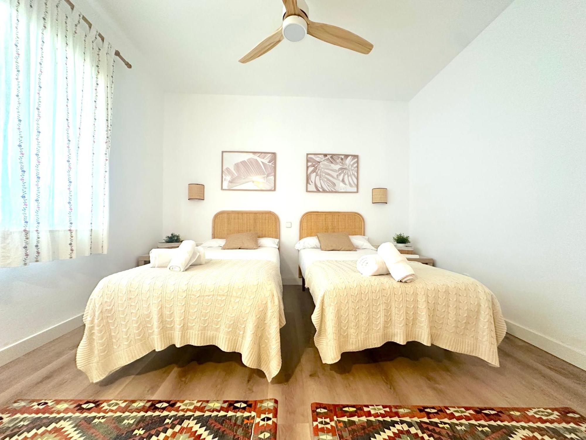 Alboran Beachfront 9pax Holiday home *